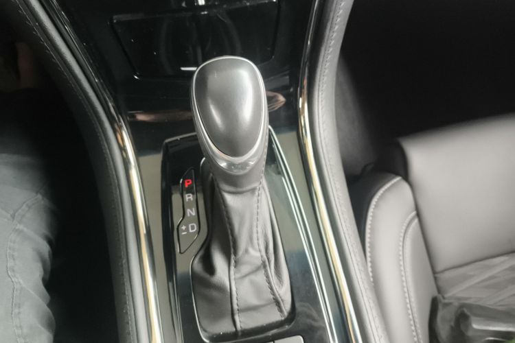 凯迪拉克ATS-L 2017款 28T 技术型中控内饰18