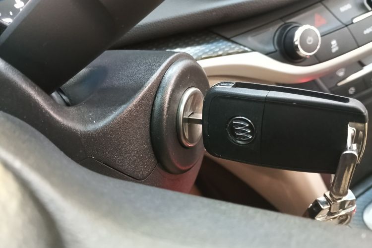 别克 英朗 2019款 15T 双离合互联精英型 国VI中控内饰11