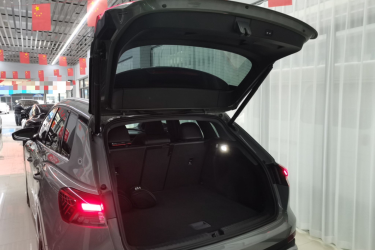 奥迪Q4 e-tron 2024款 40 e-tron 创境版机舱底盘23