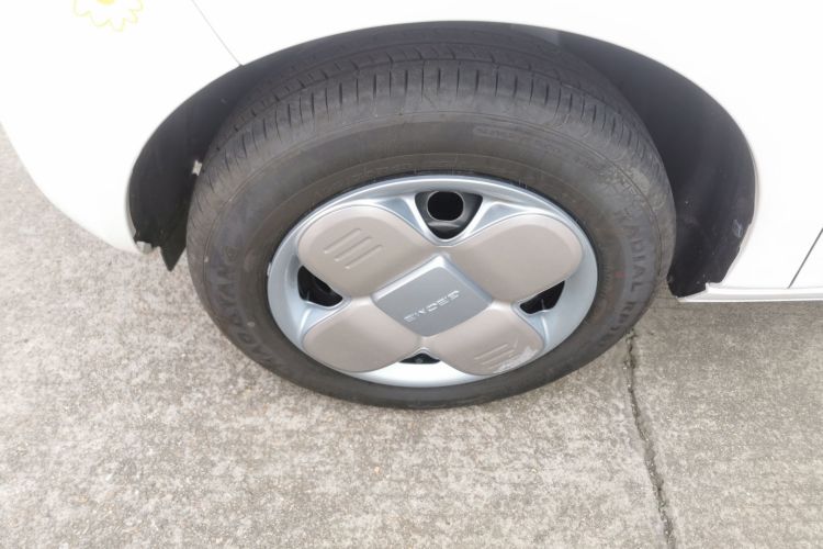 吉利银河 2024款 熊猫mini 200km 耐力熊车身外观6007