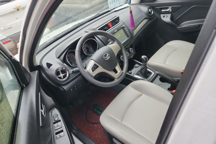 北汽幻速S3 2017款 1.5L 手动豪华型中控内饰20