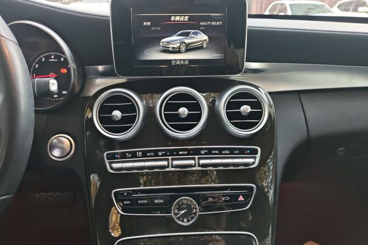 奔驰C级 2015款 改款 C 200 L中控内饰16