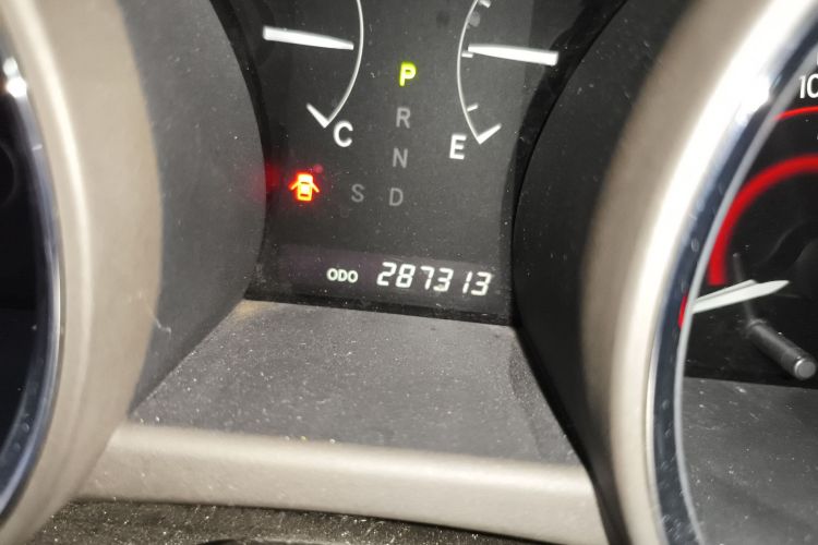 丰田 汉兰达 2011款 2.7L 两驱7座精英版中控内饰15