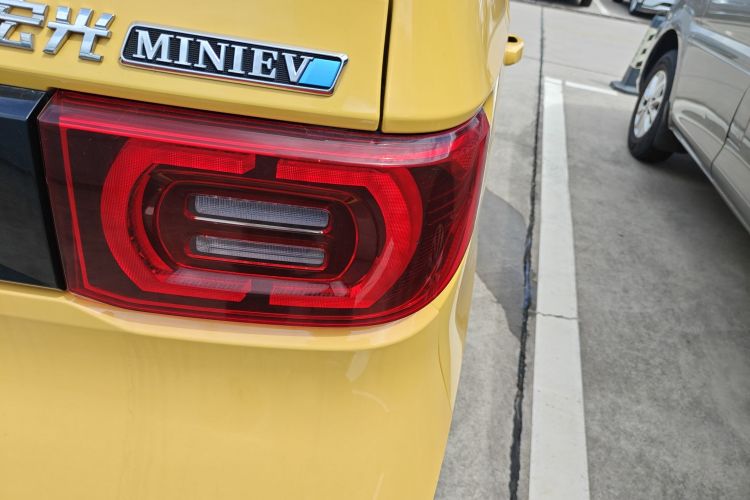 五菱汽车 宏光MINIEV 2021款 马卡龙臻享款 三元锂车身外观9