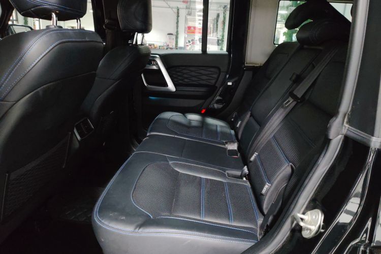 北京BJ40 2020款 2.0T 自动四驱城市猎人版侠客型中控内饰7004