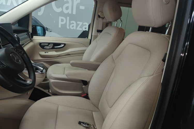 奔驰V级 2016款 V 260 领航版局部细节19