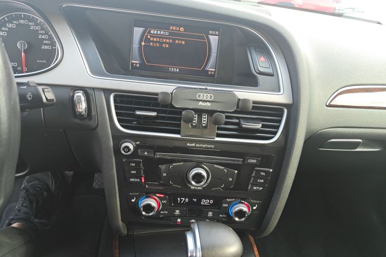 奥迪A4L 2015款 35 TFSI 自动舒适型中控内饰16