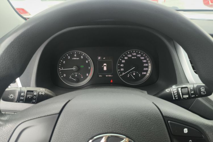 现代 途胜 2015款 1.6T 双离合两驱舒适型局部细节14