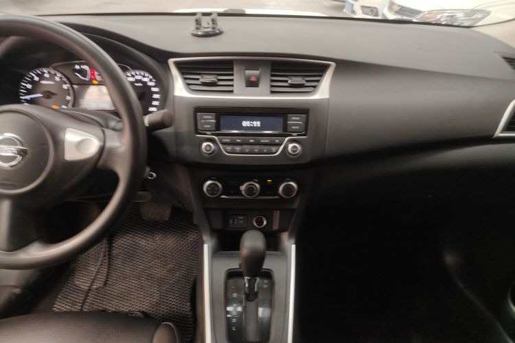 日产 轩逸 2021款 经典 1.6XL CVT豪华版局部细节16