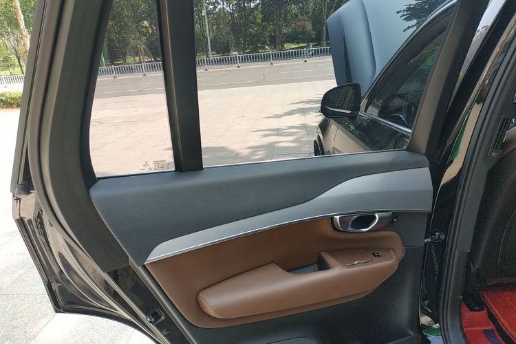 沃尔沃XC90 2019款 T5 智逸版 7座 国VI中控内饰49
