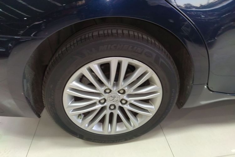 雷克萨斯ES 2015款 200 精英版车身外观6004