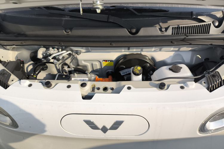 五菱汽车 宏光MINIEV 2024款 第三代 215km 青春版机舱底盘24