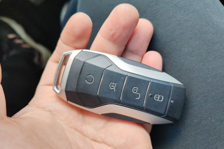 比亚迪 宋PLUS新能源 2021款 DM-i 51KM 尊荣型中控内饰7001