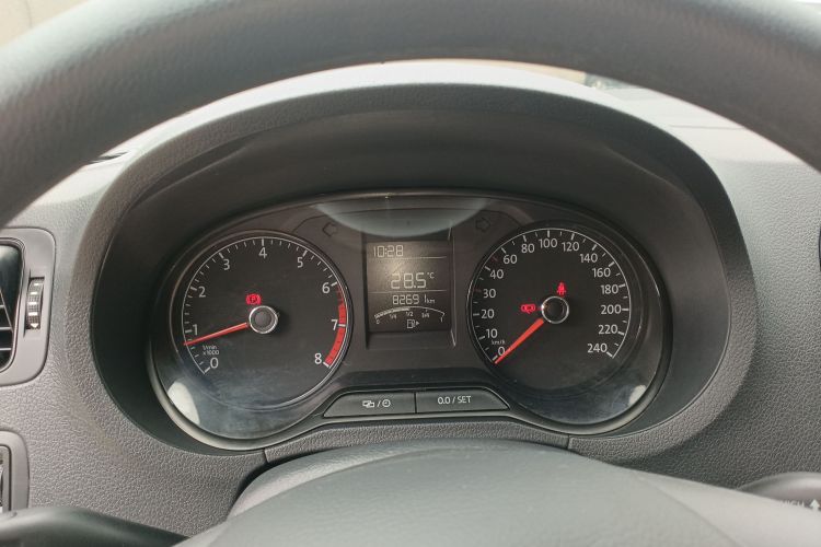 大众 Polo 2016款 1.4L 手动风尚型中控内饰14