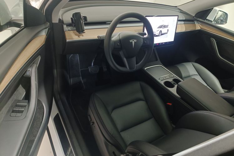 特斯拉 Model Y 2022款 改款 长续航全轮驱动版中控内饰20