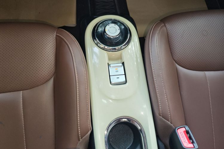 五菱汽车 五菱缤果 2023款 333km 灵犀互联款中控内饰18