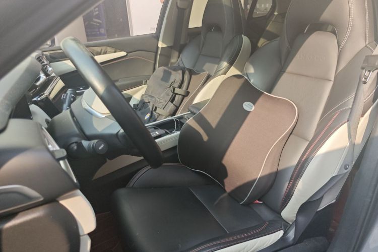 领克02 2021款 1.5T DCT两驱耀Pro中控内饰19