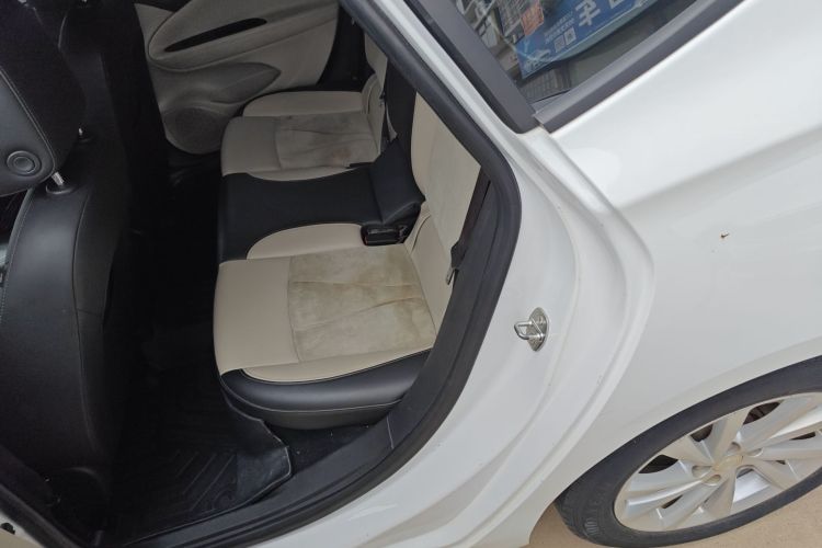 别克 威朗 2018款 三厢 15S 自动领先型中控内饰7004