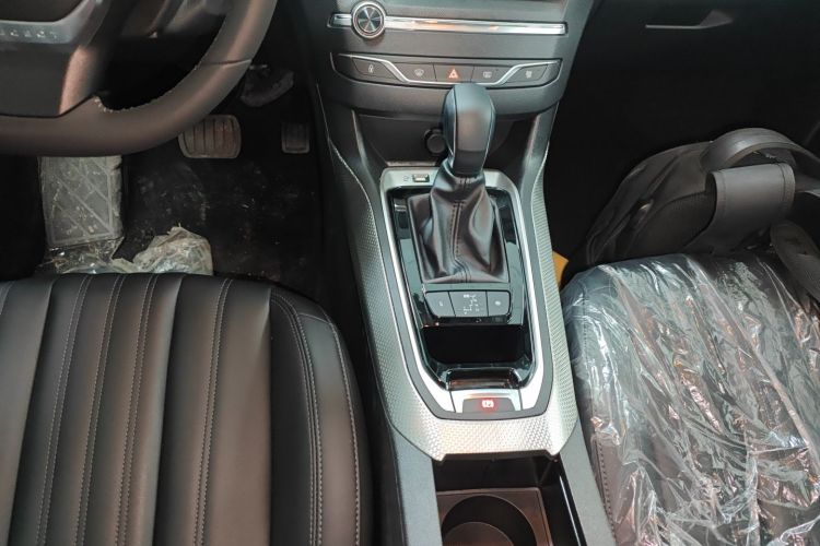 标致408 2020款 360THP 十周年质臻版中控内饰18