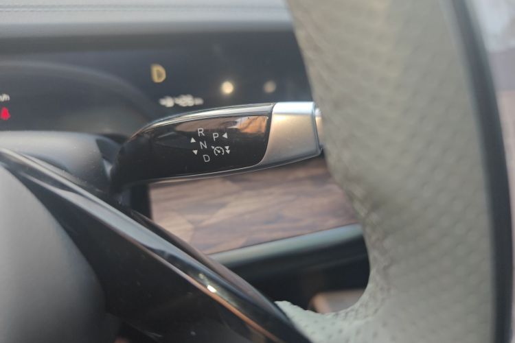 哪吒汽车 哪吒S 2023款 纯电 520km 后驱版中控内饰18