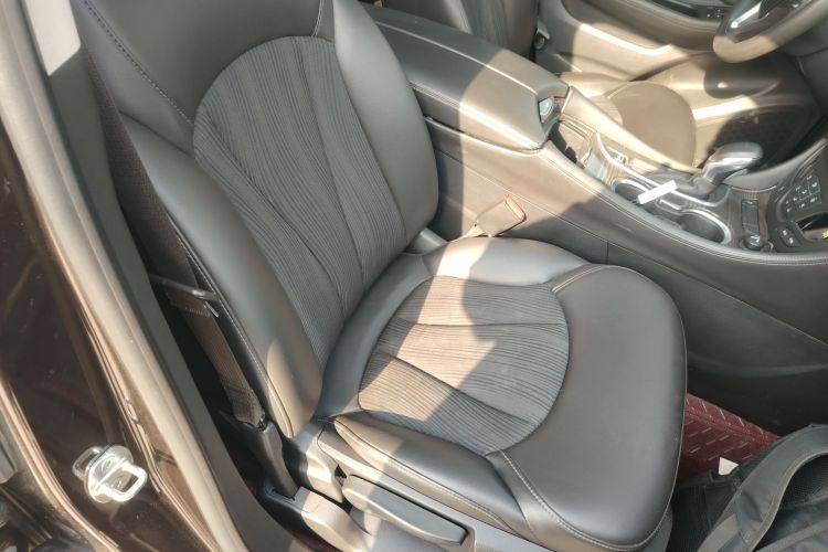 别克 昂科威 2020款 20T 两驱领先型局部细节41