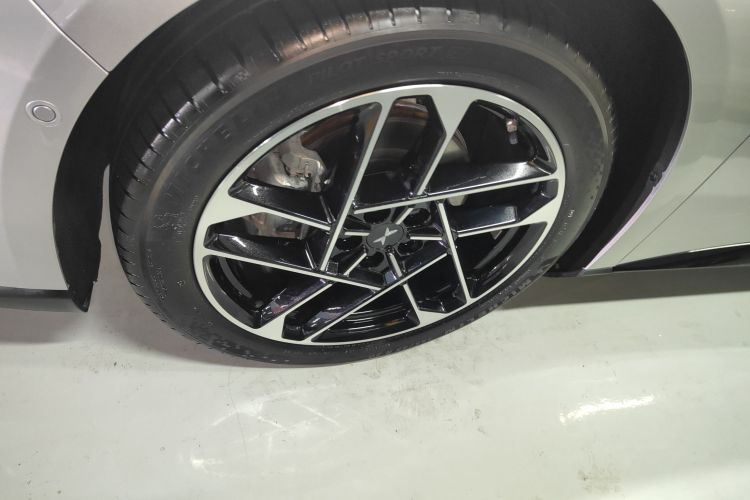 小鹏P7+ 2024款 超长续航 Max车身外观6007