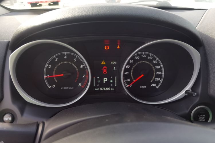 三菱 劲炫ASX 2018款 2.0L CVT两驱尊享版中控内饰14