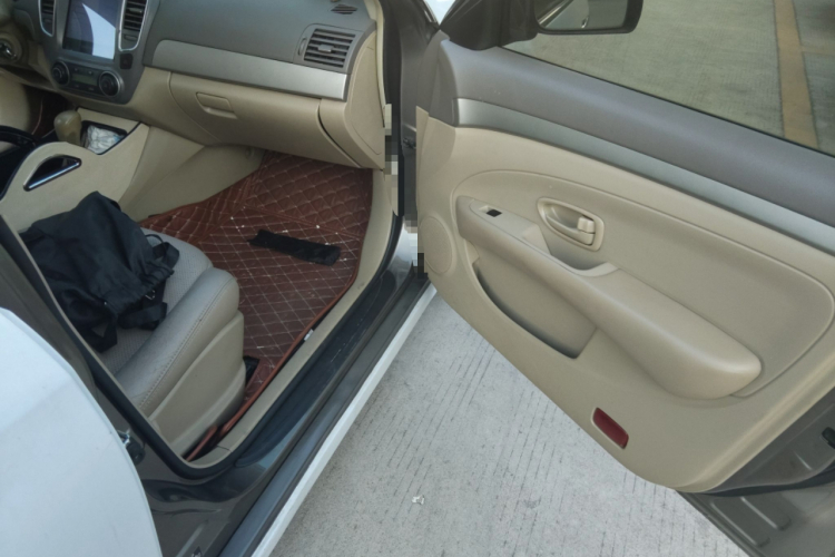 日产 轩逸 2018款 经典 1.6XE+ CVT豪华版局部细节9005