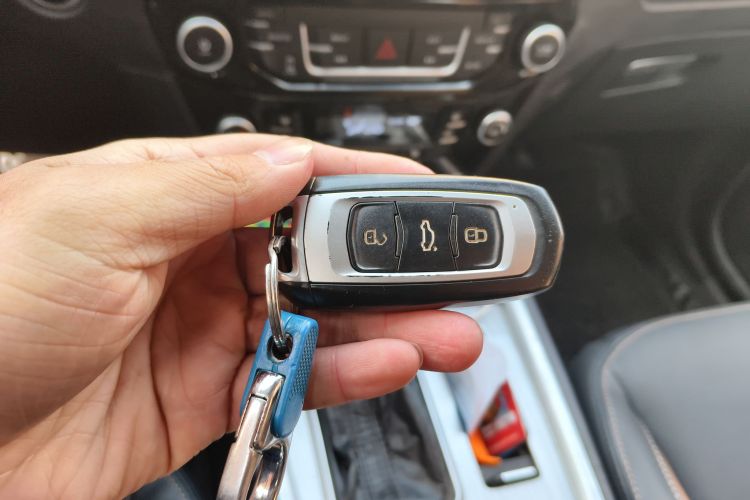 吉利汽车 远景X6 2016款 1.3T CVT旗舰型中控内饰11