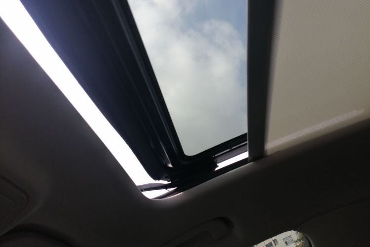 红旗HS5 2022款 2.0T 智联旗享四驱版中控内饰22