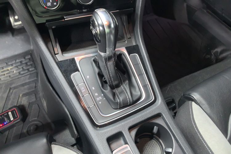 大众 高尔夫 2016款 1.4TSI 自动R-Line中控内饰18