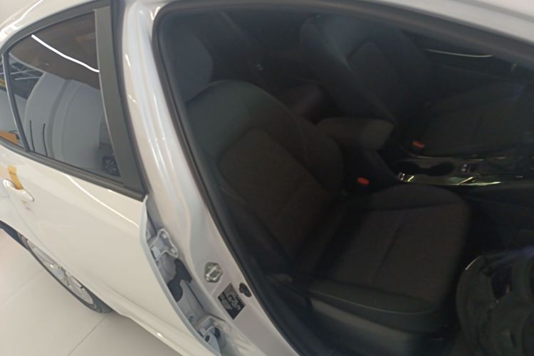 丰田 卡罗拉 2023款 1.8L 智能电混双擎 精英版局部细节41