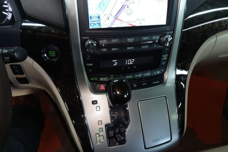 丰田 埃尔法 2012款 3.5L 豪华版局部细节18