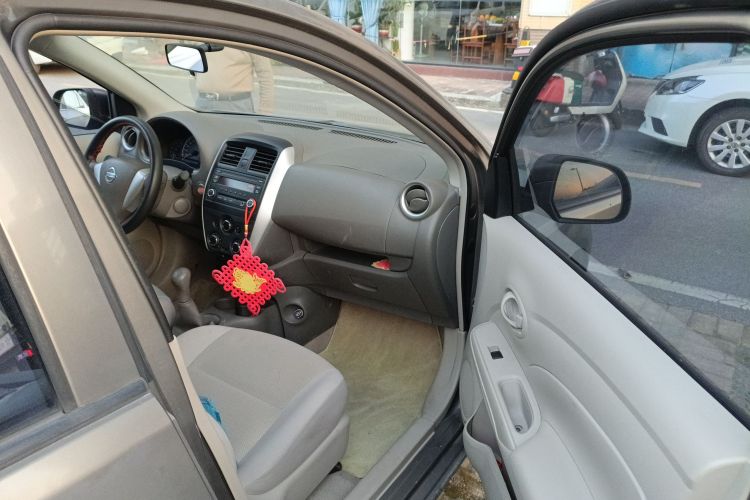 日产 阳光 2015款 1.5XE 手动精英版局部细节9005