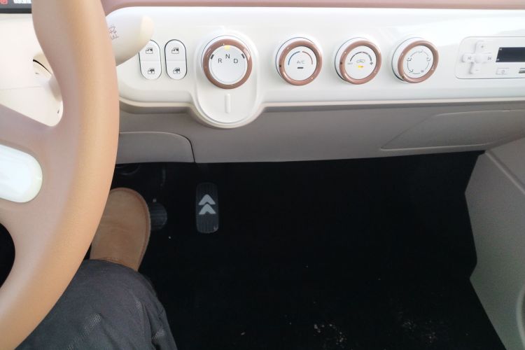 奔腾小马 2026款 222km 萌趣马 Plus中控内饰18