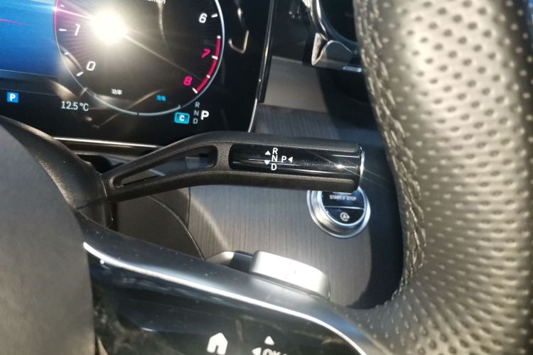 奔驰C级 2024款 C 200 L 运动版局部细节18