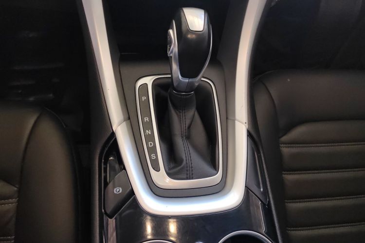 福特 蒙迪欧 2013款 1.5L GTDi180时尚型中控内饰18