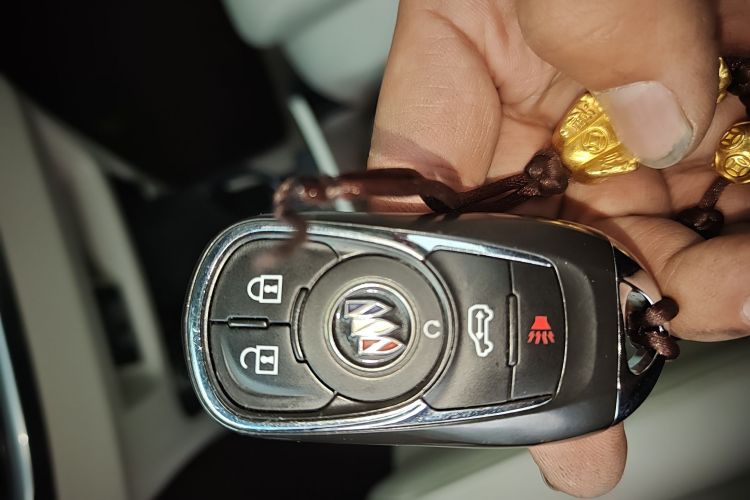 别克GL8 2021款 陆上公务舱 652T 豪华型中控内饰11