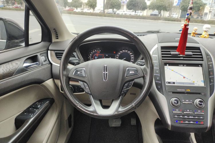 林肯MKC 2017款 2.0T 四驱尊雅版中控内饰13