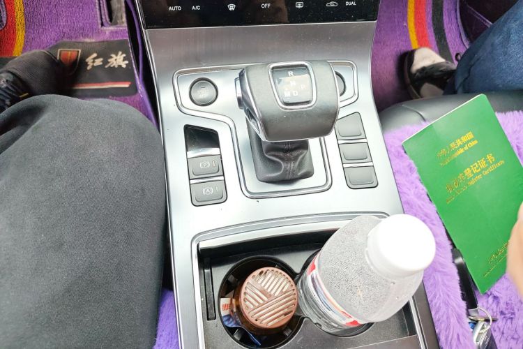 红旗H5 2022款 经典款 改款 1.5T DCT旗韵版中控内饰18