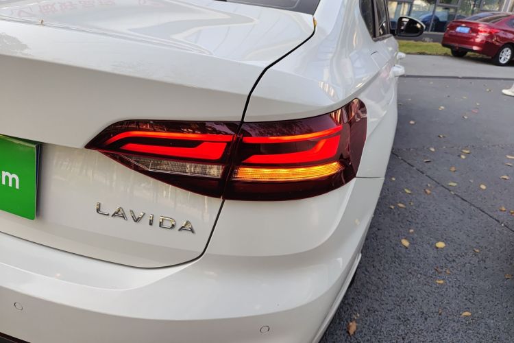 大众 朗逸 2023款 改款 1.5L 自动得逸版车身外观9