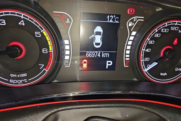 菲亚特 致悦 2014款 1.4T 自动运动版中控内饰15