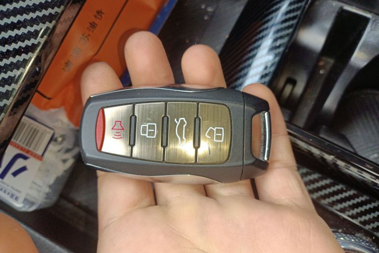 哈弗H6 2021款 第三代 1.5T 自动两驱Supreme中控内饰11