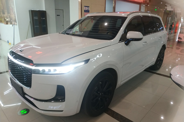 理想汽车 理想ONE 2021款 增程6座版车身外观4