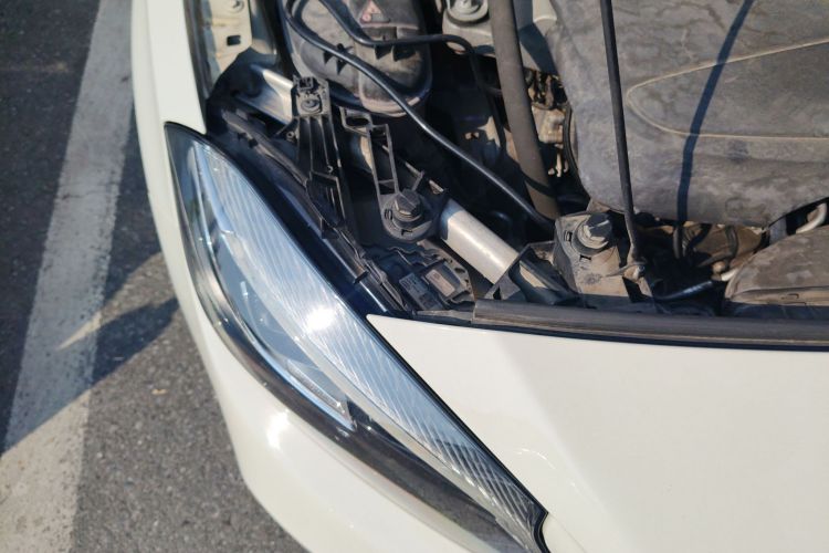 奔驰A级(进口) 2016款 A 200 动感型车身外观8