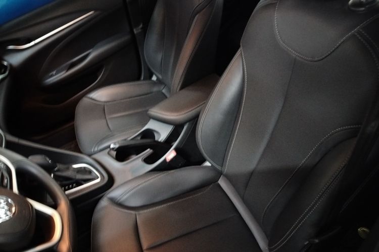 别克 英朗 2021款 改款 典范 1.5L 自动精英型中控内饰19