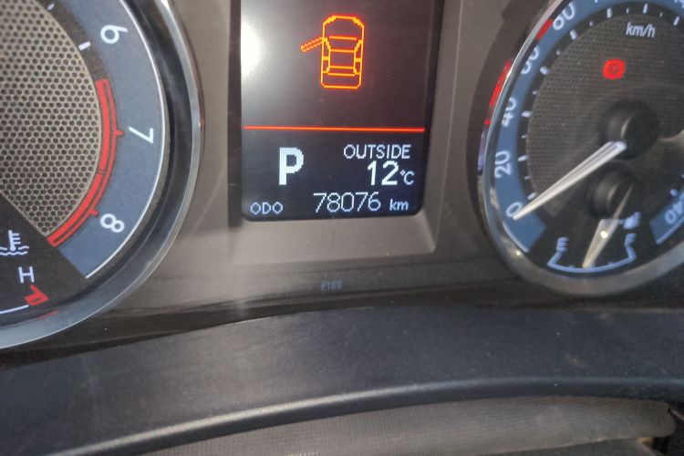 丰田 卡罗拉 2014款 1.6L CVT GL-i真皮版中控内饰15