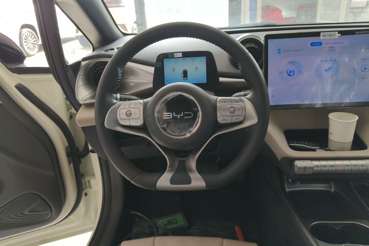 比亚迪 海豚 2025款 420km 自由版中控内饰13