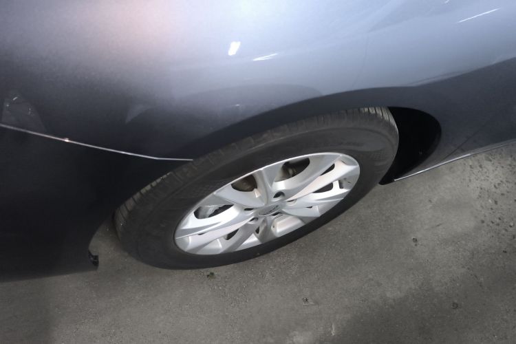 荣威i5 2023款 1.5L CVT豪华版车身外观6007