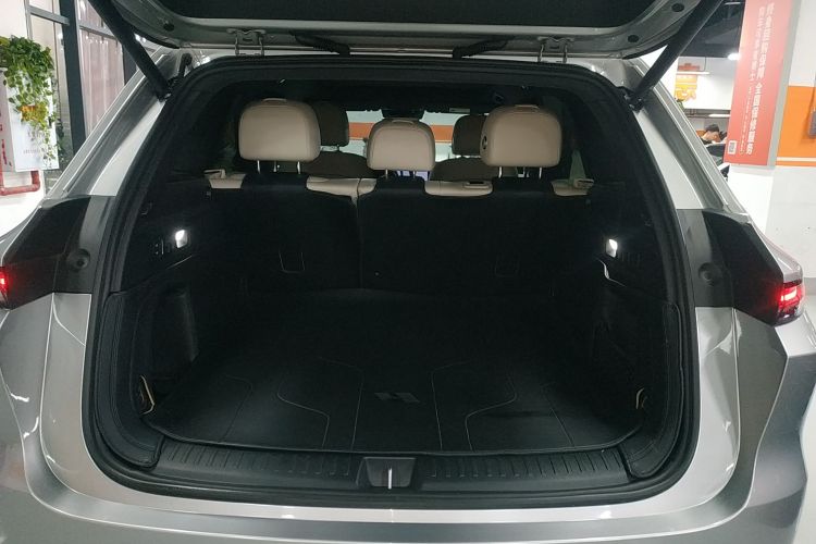 理想汽车 理想L6 2024款 Pro机舱底盘23